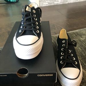 Brand new, never been worn lifted converse